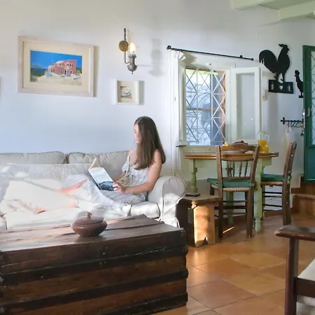 Amaryllis House فيلة